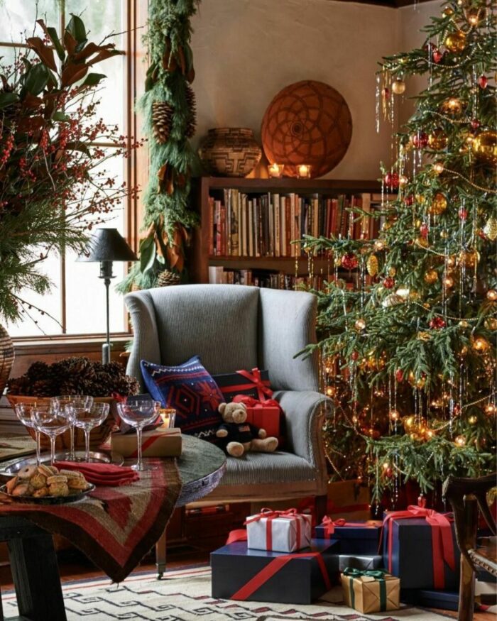 20 GREAT IDEAS FOR CHRISTMAS DECOR — FROM STEMWARE TO CENTREPIECES ...
