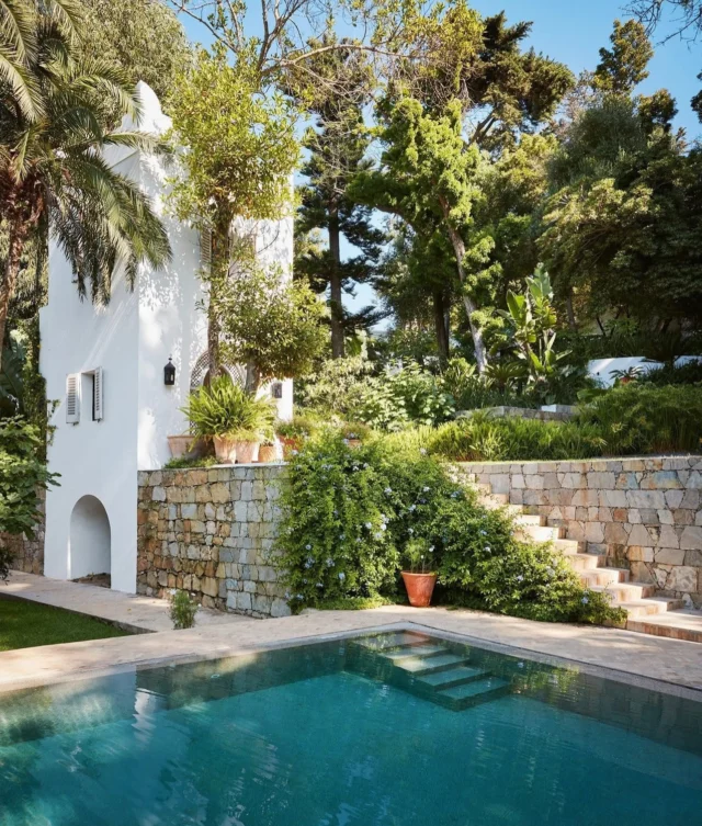 Thrilled to include the Tangier home and work of @veere_grenney in my new book, ‘Natural Living By Design’ @vendomepress. Veere, who has just been awarded @houseandgardenuk Lifetime Achievement Award for 2025, says “the one thing when you become older, is you want less.” Discover which photos made the cut - and why how much you spend is less important than how you channel your inner curator - when you order your copy today. The book was released last week and is available in-store and online now. Photos: @veere_grenney + @francescolagnese #naturalliving